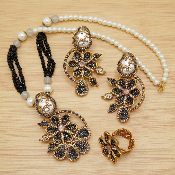 Mother Of Pearl Flower Mala Set With Ring - tlmjewels