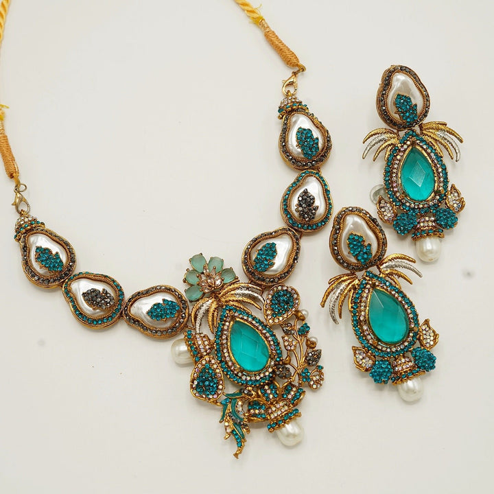 Queen's Gem Stones Mother Of Pearl Semi Party Wear Necklace Set - tlmjewels