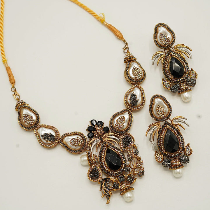 Queen's Gem Stones Mother Of Pearl Semi Party Wear Necklace Set - tlmjewels