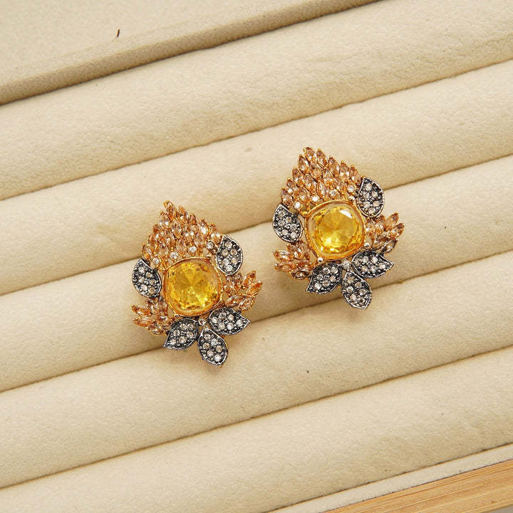 Zircones Diamond Medium Size Studs - tlmjewels