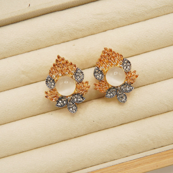 Zircones Diamond Medium Size Studs - tlmjewels