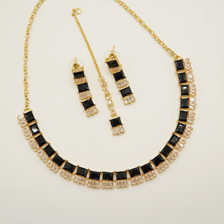 Zircones Party Wear Elegant Necklace Set - tlmjewels